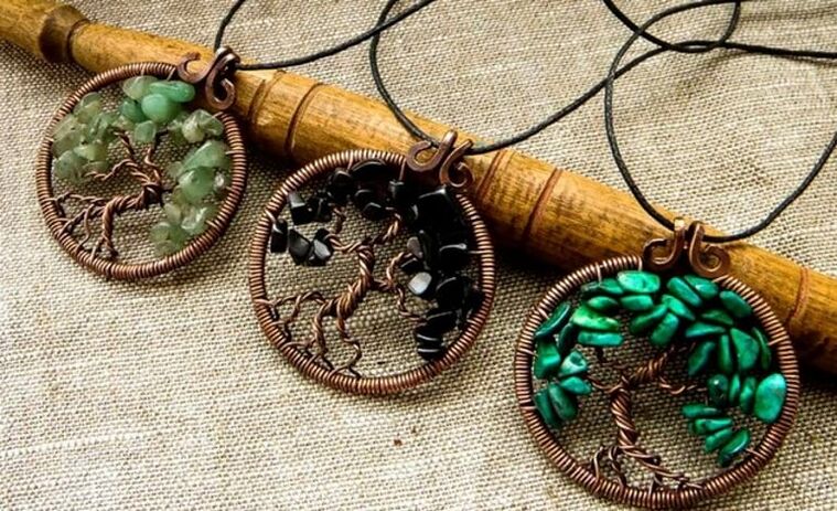 Amulettes pendentifs pour la santé et la chance